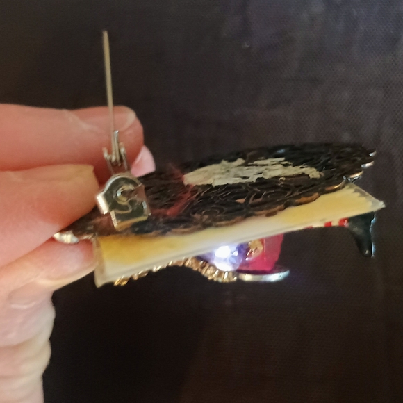 Charming Handmade Raggedy Ann Brooch - Picture 7 of 7